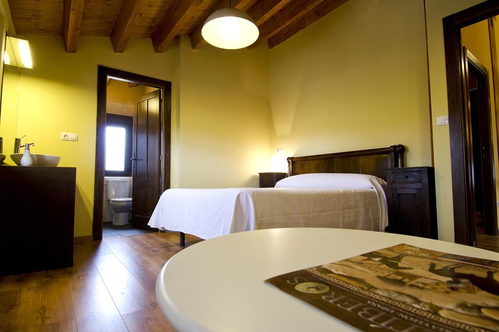 La Casona De La Mesta Hotell Almajano Rum bild