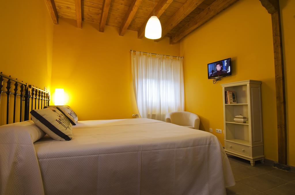 La Casona De La Mesta Hotell Almajano Rum bild